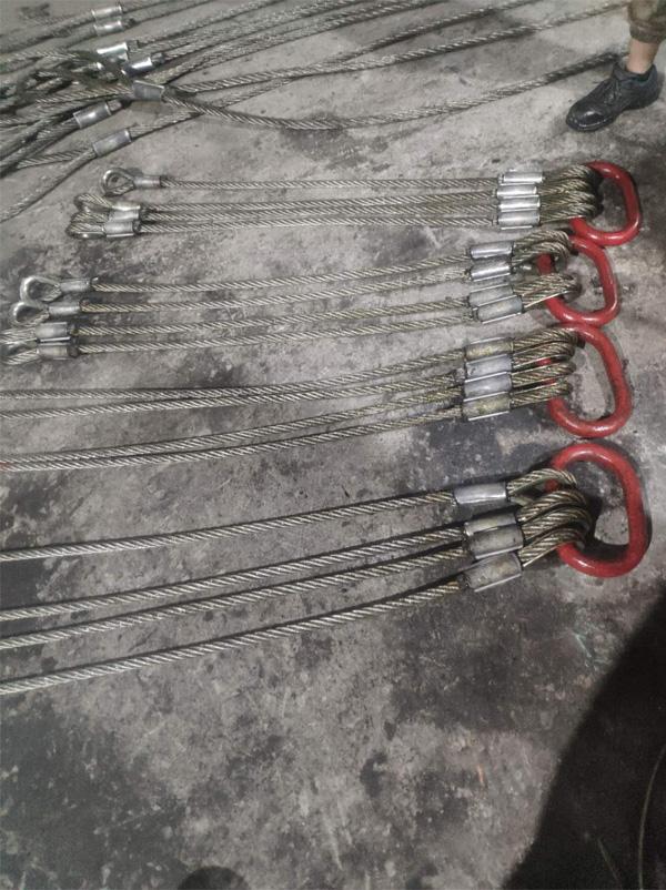 Synthetic Single Leg Wire Rope Sling End With Master Link And Safety Hook